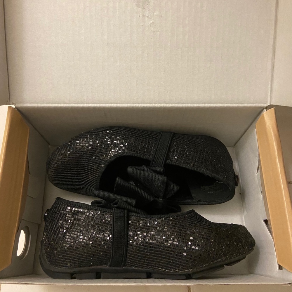 MK girl flats